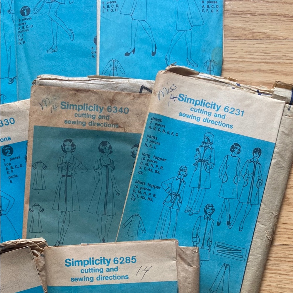 Simplicity Vintage Sewing Patterns - Blue Covers - Picture 3 of 6